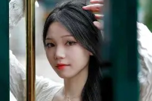 谢娜成都演唱会想看人数超35万艺人跨界为何引争议